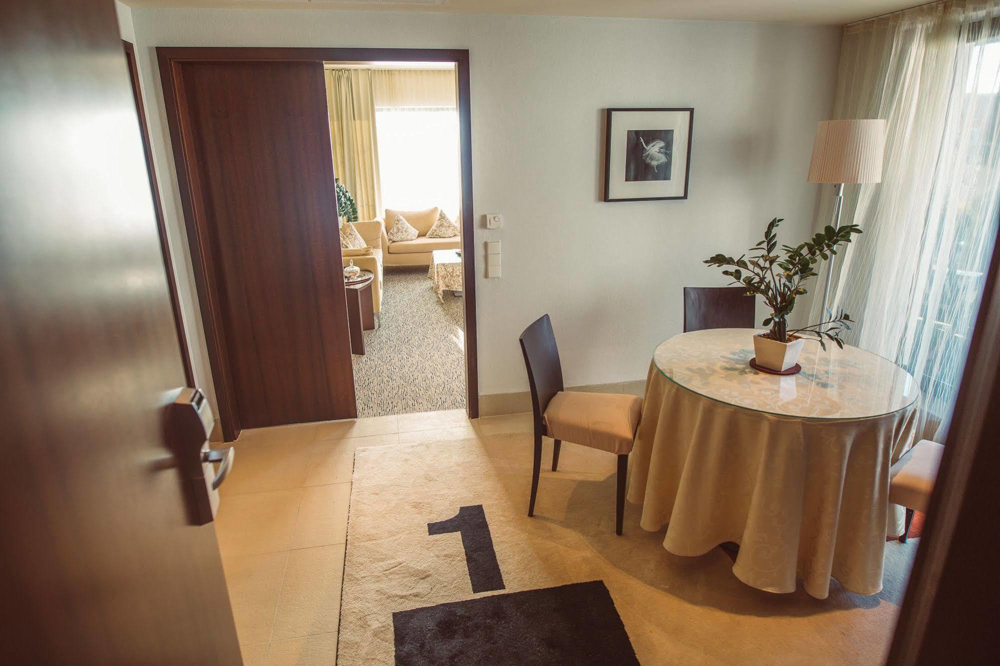 Lindenhof Hotel Tepe ダンメ エクステリア 写真