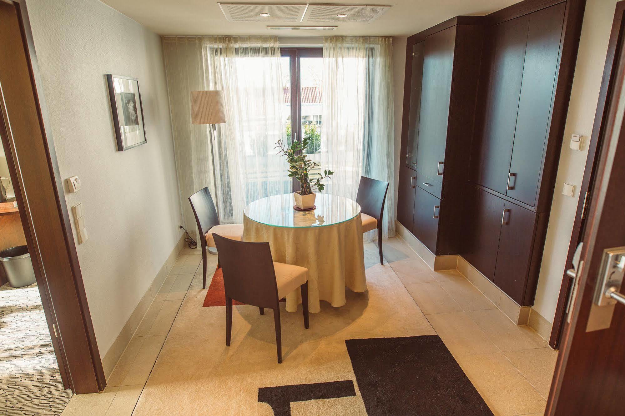 Lindenhof Hotel Tepe ダンメ エクステリア 写真